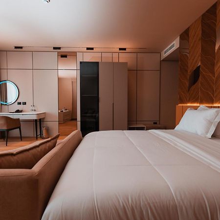 Готель Royal G Deluxe Shkallnur Екстер'єр фото