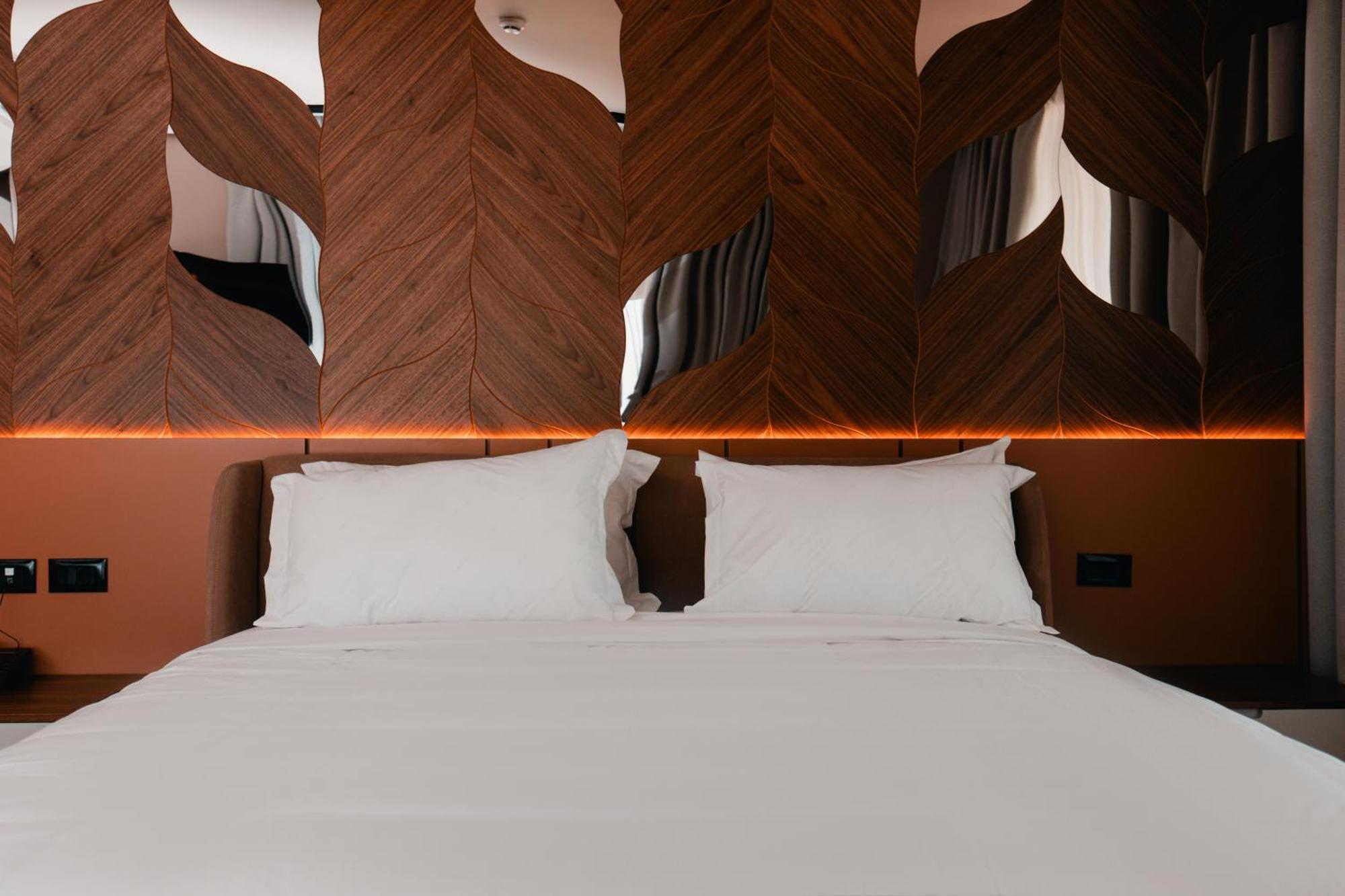 Готель Royal G Deluxe Shkallnur Екстер'єр фото