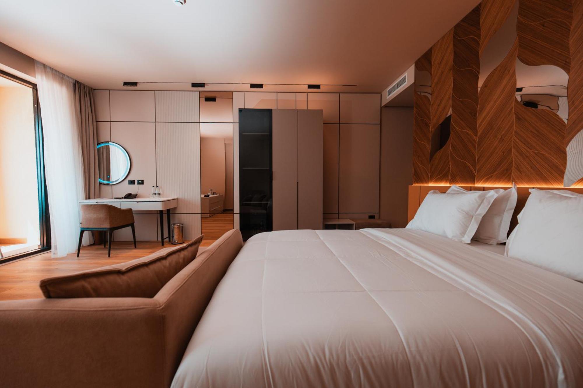 Готель Royal G Deluxe Shkallnur Екстер'єр фото