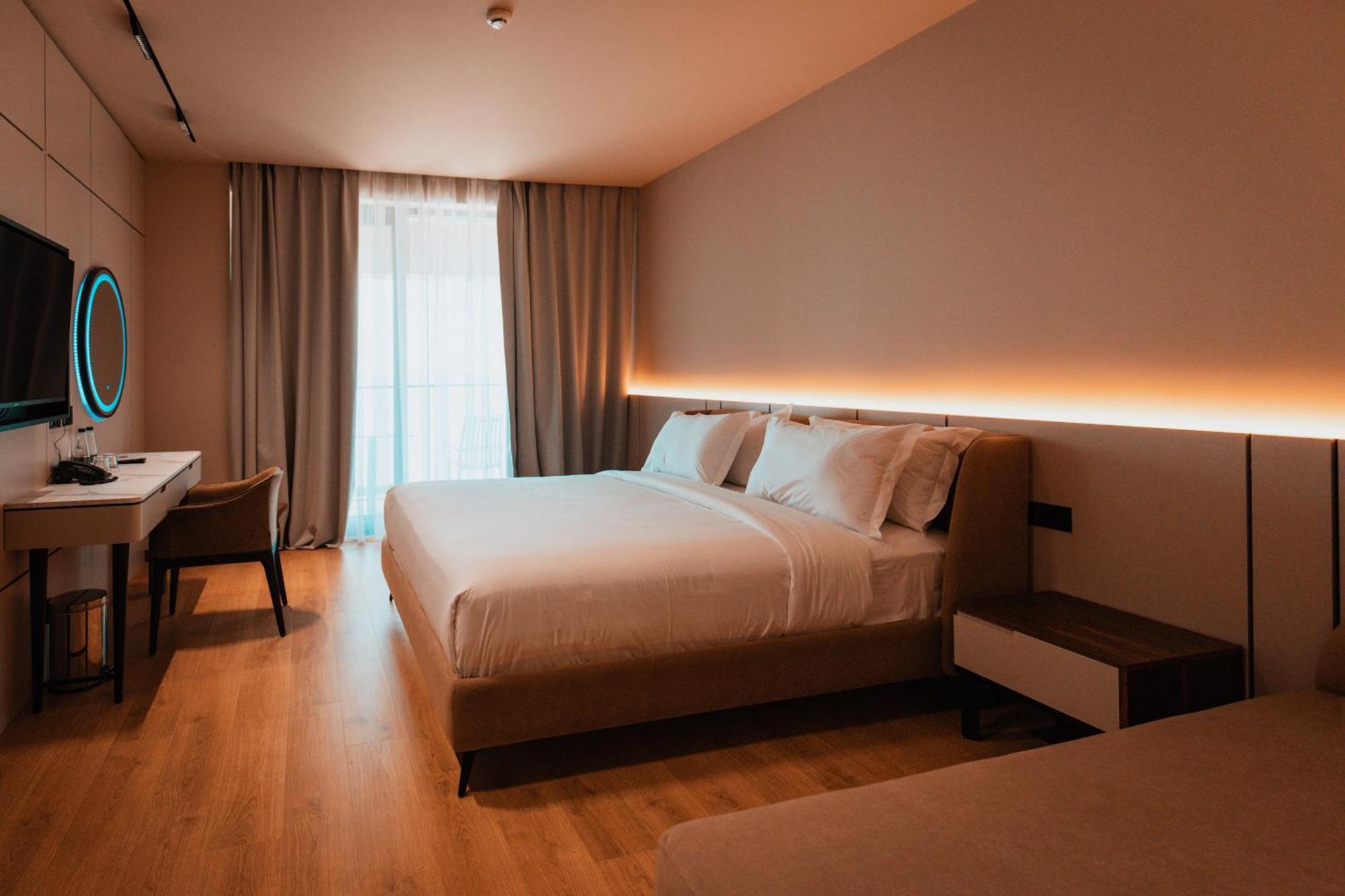 Готель Royal G Deluxe Shkallnur Екстер'єр фото