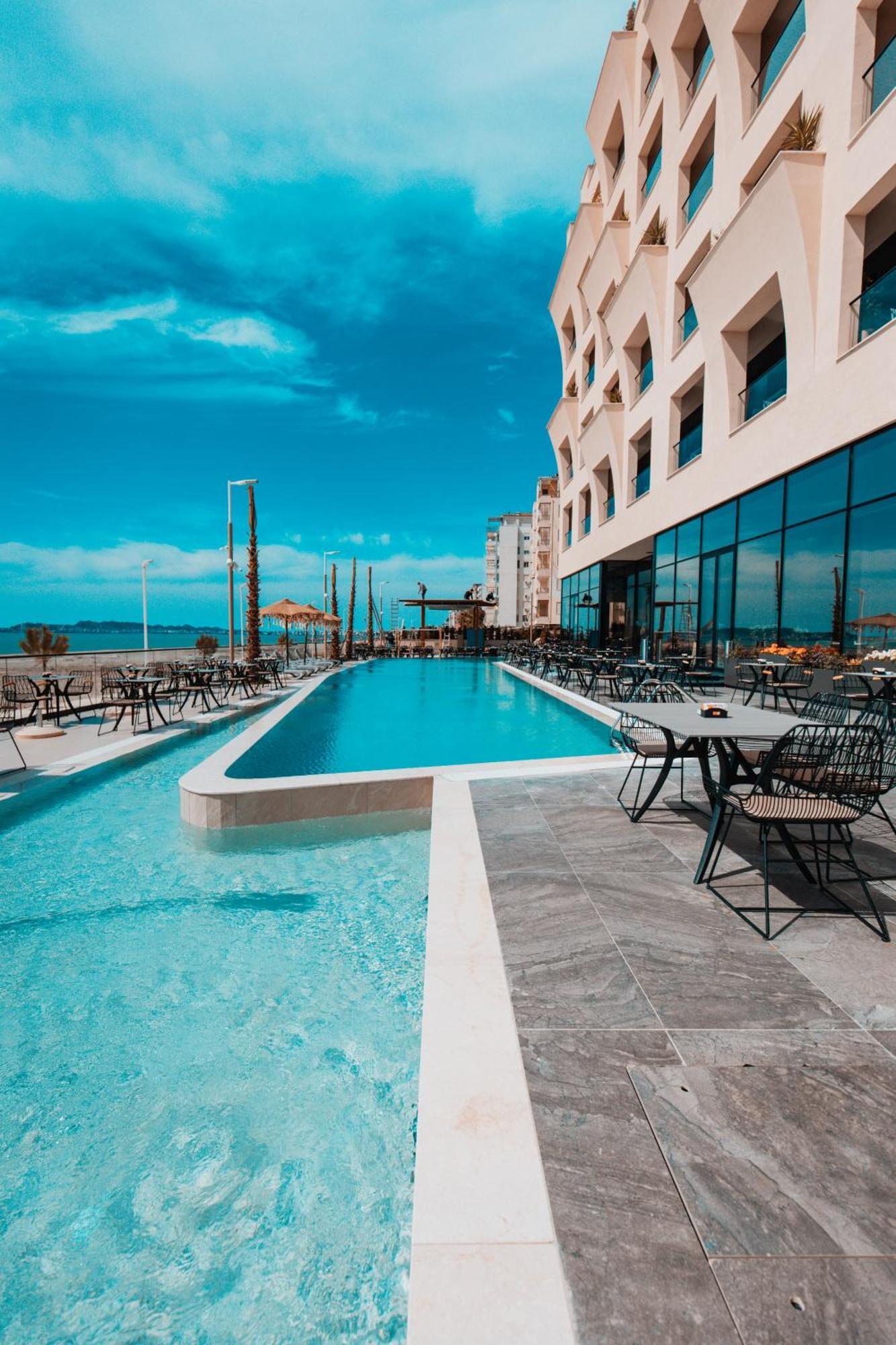 Готель Royal G Deluxe Shkallnur Екстер'єр фото